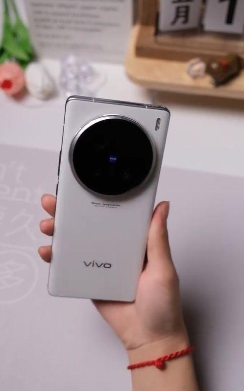 vivo打响价格战, X100Ultra突降2200元,高端机也走亲民路线了!